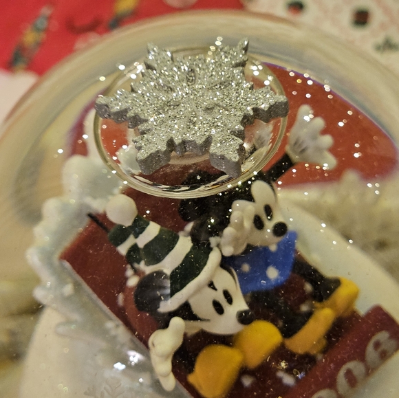 2006 Vintage Mickey & Minnie ❄️ Snowglobe (Disney Store) - Picture 4 of 9